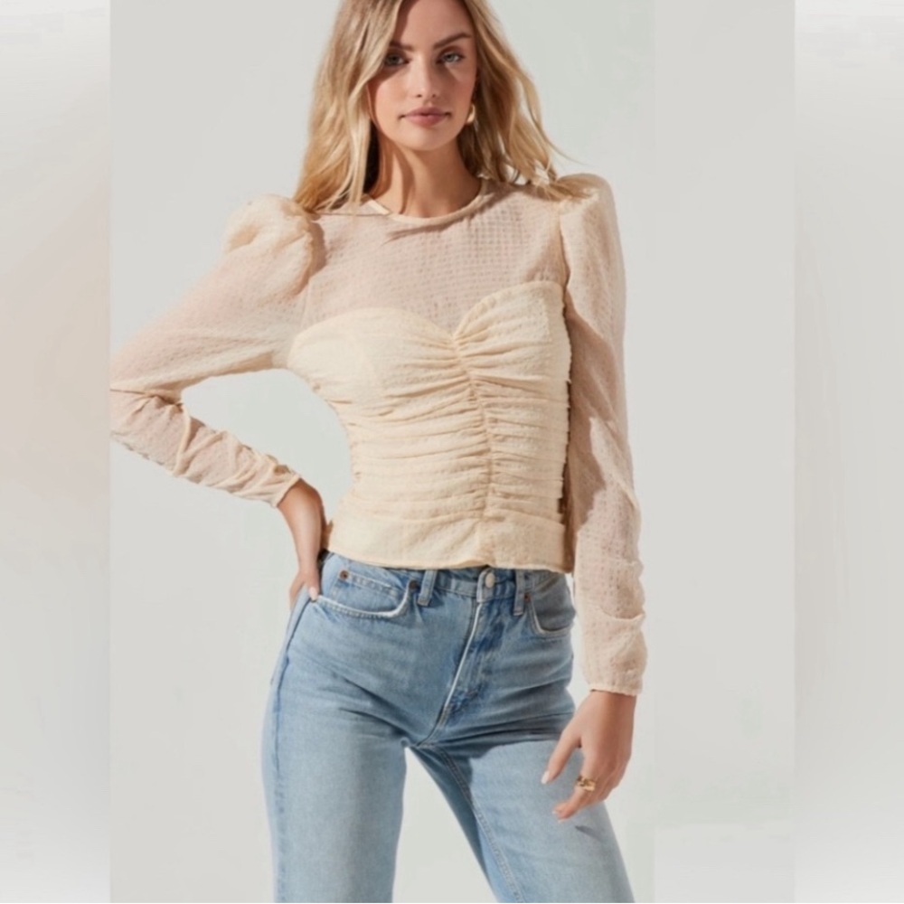 ASTR‎ the Label ivory long-sleeve ruched sheer puff-sleeve top structured